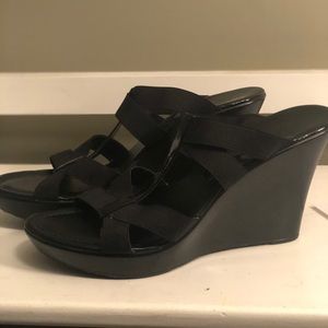 Charles David Black Wedges